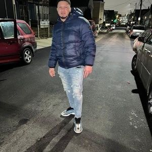 Meet your Posher, Emilio